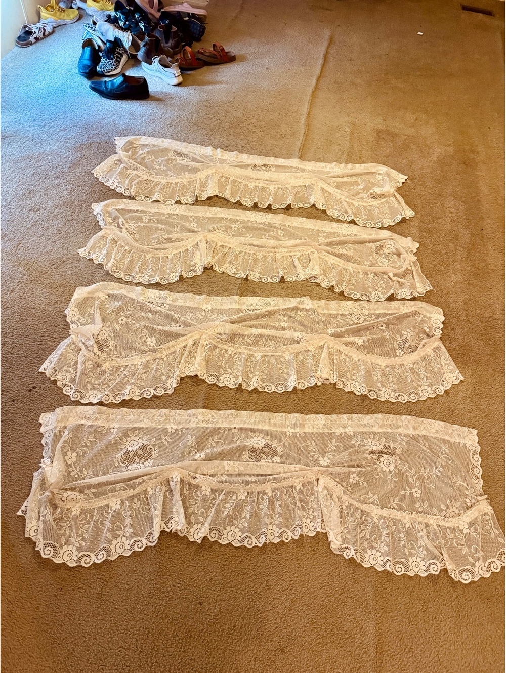 Vintage Set of 4 lace drape curtain panels whimsy cottagecore grandmacore